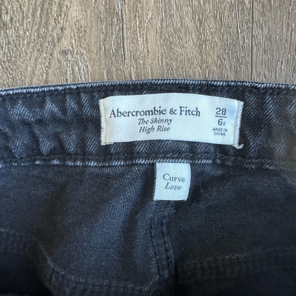 Abercrombie Jeans, black, the shinny high rise. Women’s size 28/6. - Picture 5 of 7